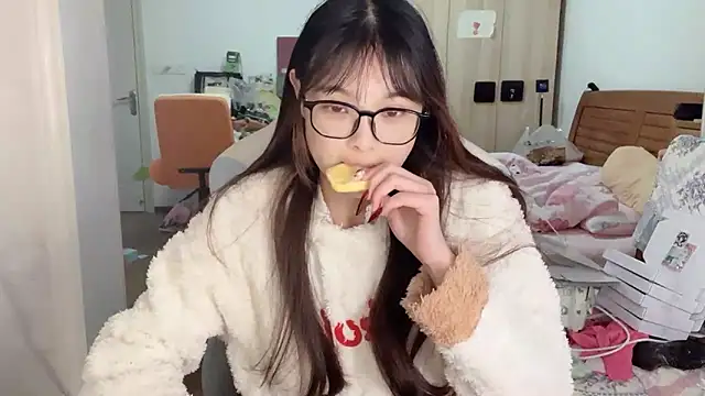 Akong11 online show from December 2025 01:12:02 AM