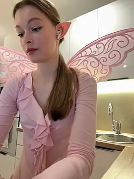 FriendlyFire 18 online show from October 2025 07:37:02 PM