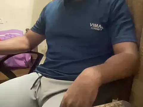 Snapshot of johny_lovee chatting on October 2025 08:05:02 PM johny lovee online show from October 2025 08:05:02 PM