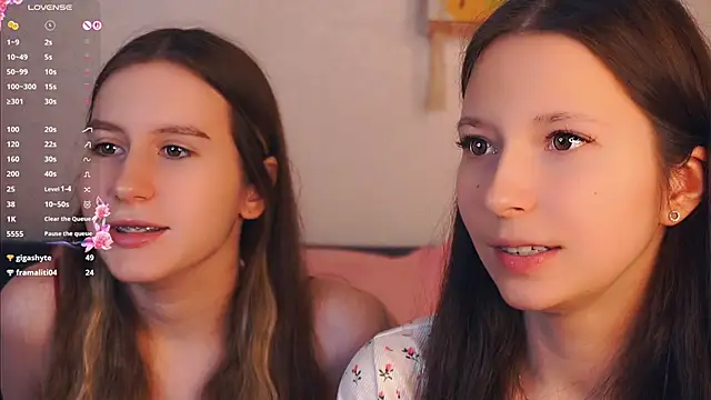 GabrielleLynchard online show from November 2025 07:56:02 PM