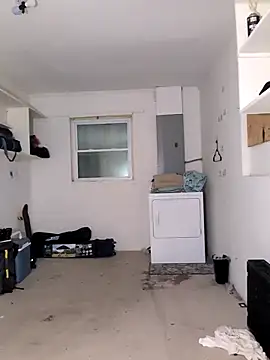 Snapshot of Clownboi17 chatting on October 2025 05:08:02 AM Clownboi17 online show from October 2025 05:08:02 AM