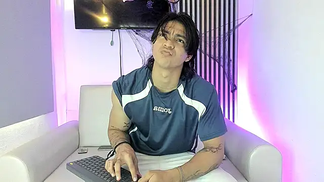 toji luxxer online show from October 2025 08:14:02 PM