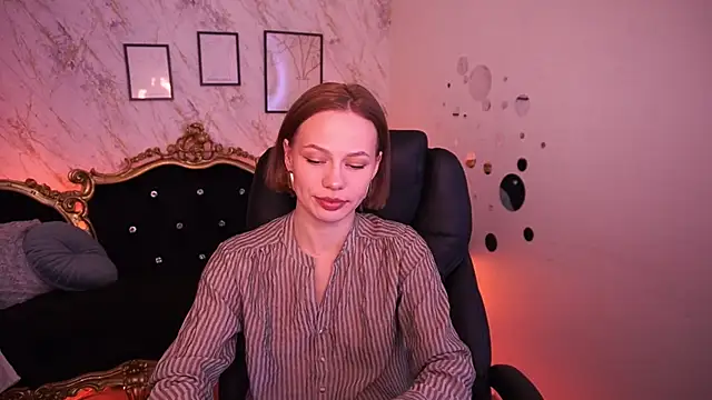 Snapshot of ShyySiren chatting on April 2026 01:32:02 PM ShyySiren online show from April 2026 01:32:02 PM