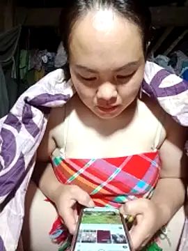 emilyzz online show from April 2026 05:44:02 AM