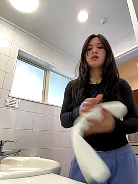 ZoeyJohnson online show from October 2025 01:11:01 AM