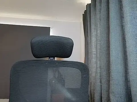 ZoeyJohnson online show from May 2026 11:46:02 PM