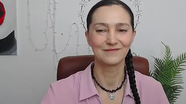Snapshot of TayaFinch chatting on May 2026 11:15:01 AM TayaFinch online show from May 2026 11:15:01 AM