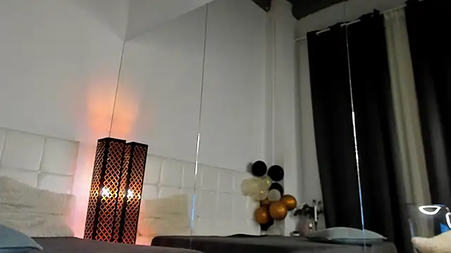 AmiraRees online show from December 2025 06:51:01 AM