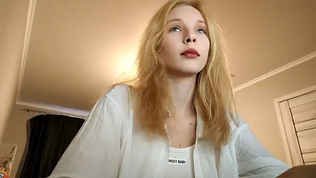 Fafa Fluff online show from September 2025 03:06:02 PM