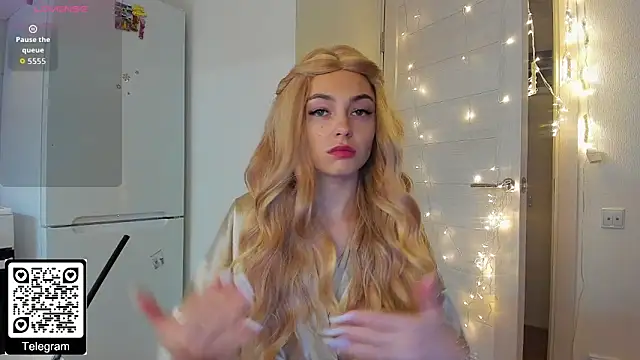 Snapshot of KristenHarrington chatting on December 2025 01:17:02 PM KristenHarrington online show from December 2025 01:17:02 PM