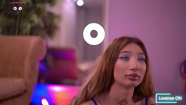 Snapshot of SiennaJayden chatting on January 2026 06:34:01 PM SiennaJayden online show from January 2026 06:34:01 PM