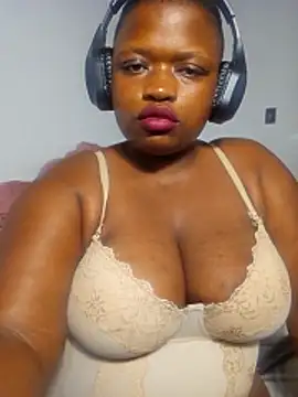 Snapshot of lady-zeei chatting on May 2026 07:20:01 PM lady-zeei online show from May 2026 07:20:01 PM