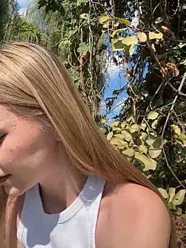 MilaMoone online show from September 2025 10:06:01 AM