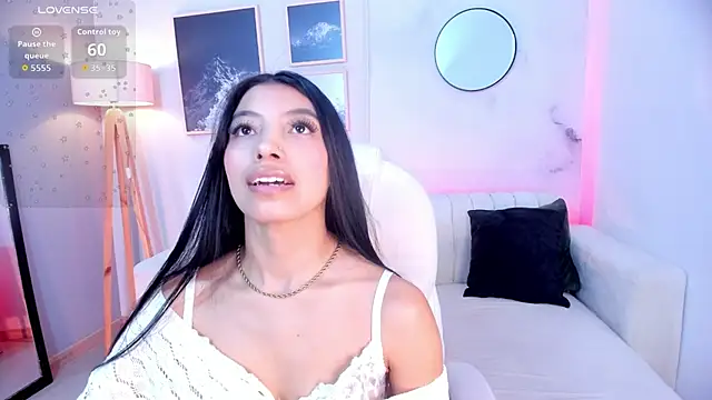 Tiffany Low online show from February 2026 01:16:01 PM