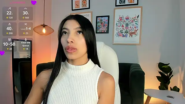 Tiffany Low online show from April 2026 04:30:02 PM