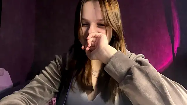 Snapshot of Vickypiki chatting on September 2025 02:32:01 PM Vickypiki online show from September 2025 02:32:01 PM