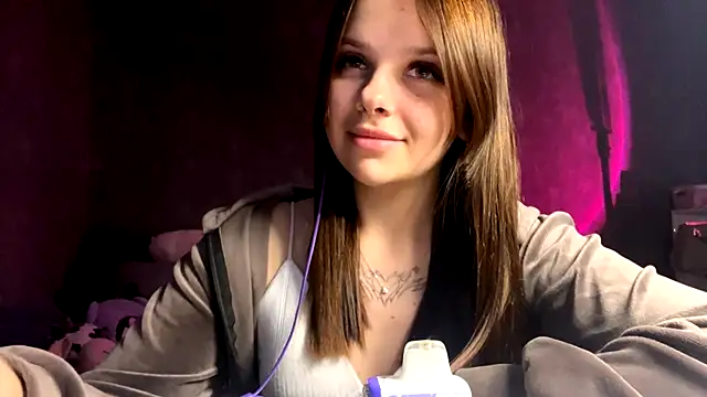 Snapshot of Vickypiki chatting on September 2025 02:11:01 PM Vickypiki online show from September 2025 02:11:01 PM