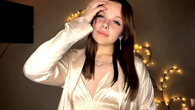 Snapshot of Vickypiki chatting on September 2025 03:28:01 PM Vickypiki online show from September 2025 03:28:01 PM