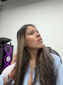 EMILIIA RICHTER   online show from March 2026 12:05:01 PM