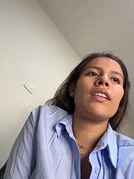 EMILIIA RICHTER   online show from April 2026 07:51:02 PM