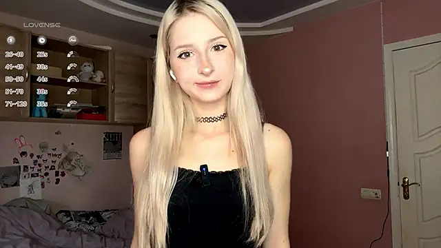 FridaAaberg online show from October 2025 07:43:01 AM