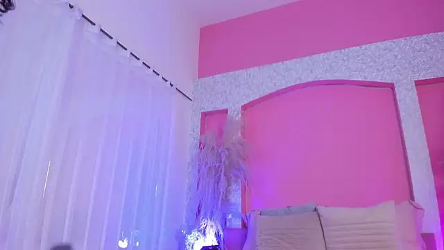 Peytonn Monroe online show from April 2026 07:30:02 PM