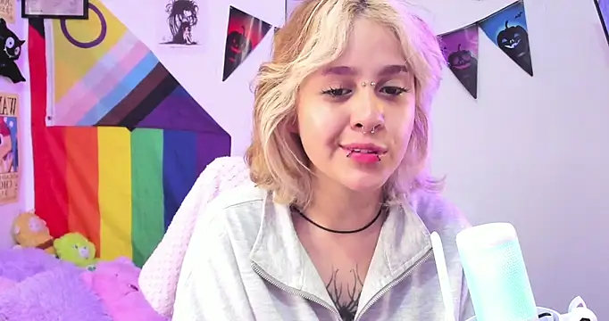 NekoWaifu online show from October 2025 01:23:01 PM