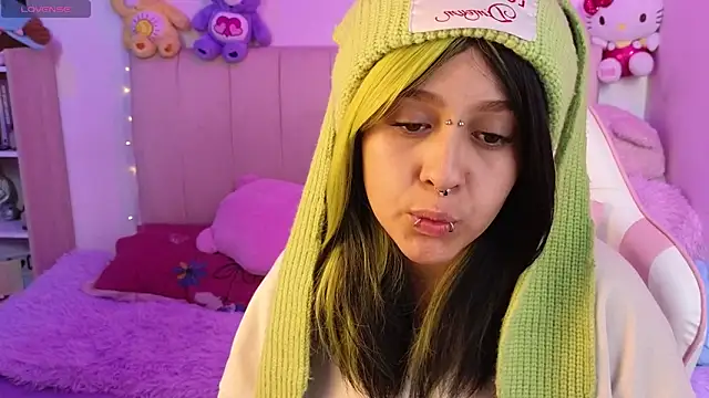 NekoWaifu online show from May 2026 03:19:01 PM