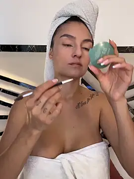 MiaKane99 online show from April 2026 11:54:02 AM