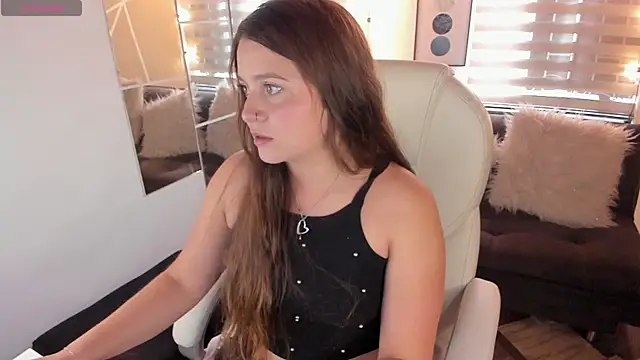 sophiee09  online show from April 2026 01:37:01 PM