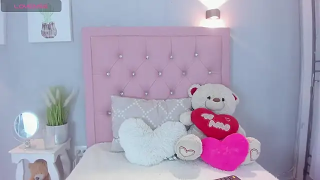 InnocentVibes online show from October 2025 08:17:02 PM