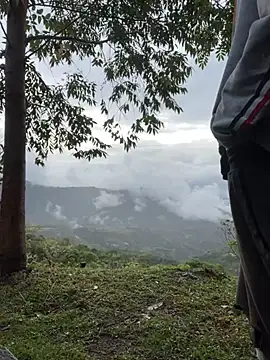 Snapshot of sky-wolves chatting on October 2025 09:58:02 PM sky-wolves online show from October 2025 09:58:02 PM