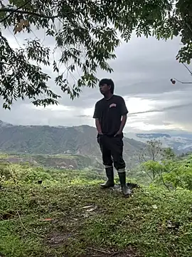 Snapshot of sky-wolves chatting on October 2025 09:36:01 PM sky-wolves online show from October 2025 09:36:01 PM