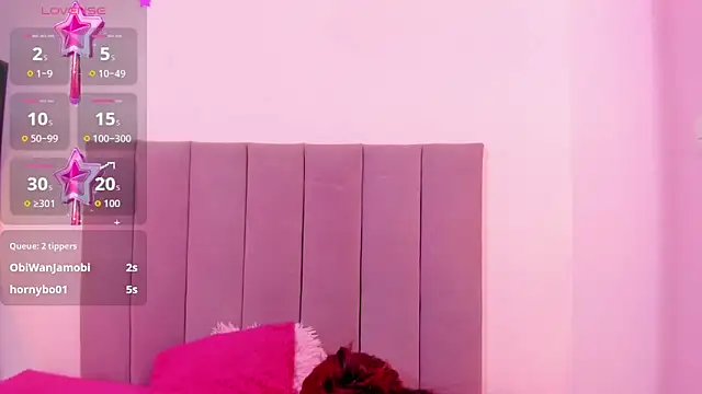 HoollyHendrix online show from October 2025 08:46:02 PM