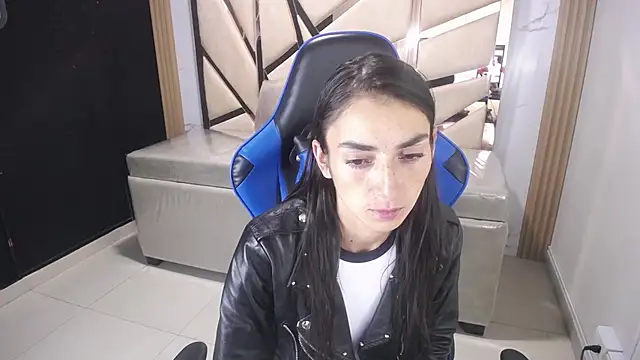 Maily a  online show from October 2025 03:07:02 AM