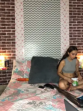 KaMila M00N online show from September 2025 04:22:02 PM