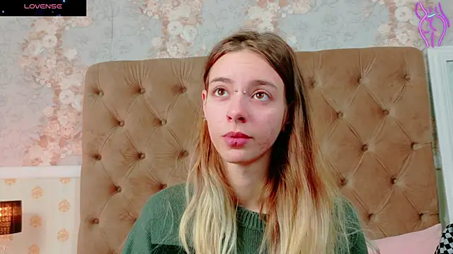 CoraVex online show from October 2025 04:59:01 AM