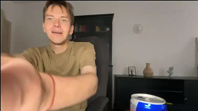 Snapshot of Mark_Voyan chatting on September 2025 11:23:02 AM Mark Voyan online show from September 2025 11:23:02 AM