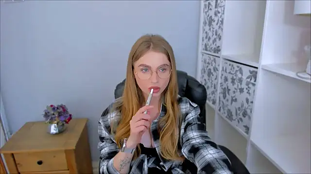 Snapshot of JasmineAlone chatting on October 2025 07:46:02 PM JasmineAlone online show from October 2025 07:46:02 PM