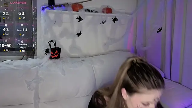  Lua   online show from October 2025 07:05:02 PM