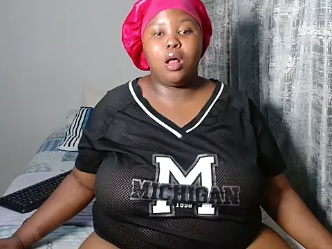 Snapshot of BustyKinkyZA chatting on September 2025 08:21:02 PM BustyKinkyZA online show from September 2025 08:21:02 PM