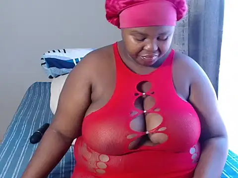 Snapshot of BustyKinkyZA chatting on October 2025 07:48:01 AM BustyKinkyZA online show from October 2025 07:48:01 AM