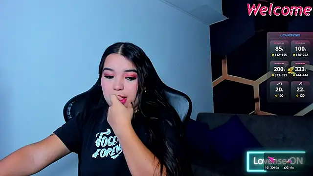 LunaWiill  online show from January 2026 07:18:01 PM