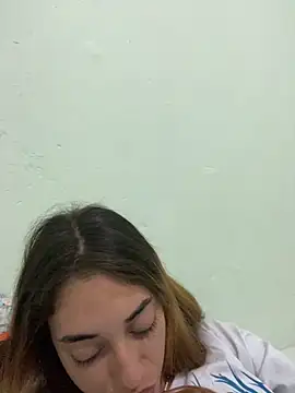 loirinhaaa online show from October 2025 02:04:01 PM