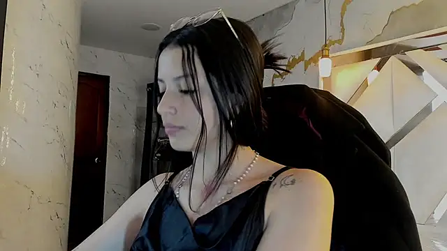 sophiadoll tf online show from April 2026 08:32:02 PM