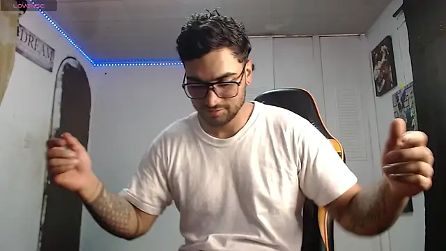 Snapshot of Chrys_harris77 chatting on November 2025 08:10:01 PM Chrys harris77 online show from November 2025 08:10:01 PM