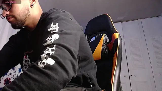 Snapshot of Chrys_harris77 chatting on December 2025 11:43:02 PM Chrys harris77 online show from December 2025 11:43:02 PM