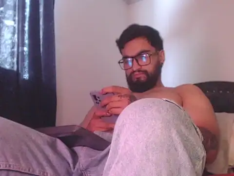 Snapshot of Chrys_harris77 chatting on May 2026 04:34:01 PM Chrys harris77 online show from May 2026 04:34:01 PM