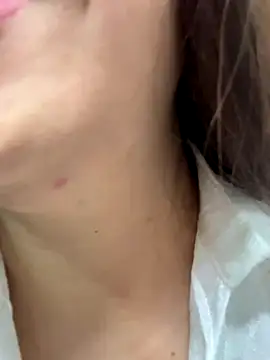 Kayla-love online show from November 2025 01:26:01 AM