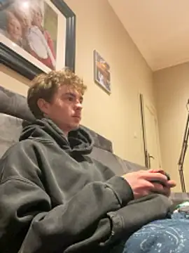 Snapshot of Randy9222 chatting on January 2026 04:43:02 PM Randy9222 online show from January 2026 04:43:02 PM